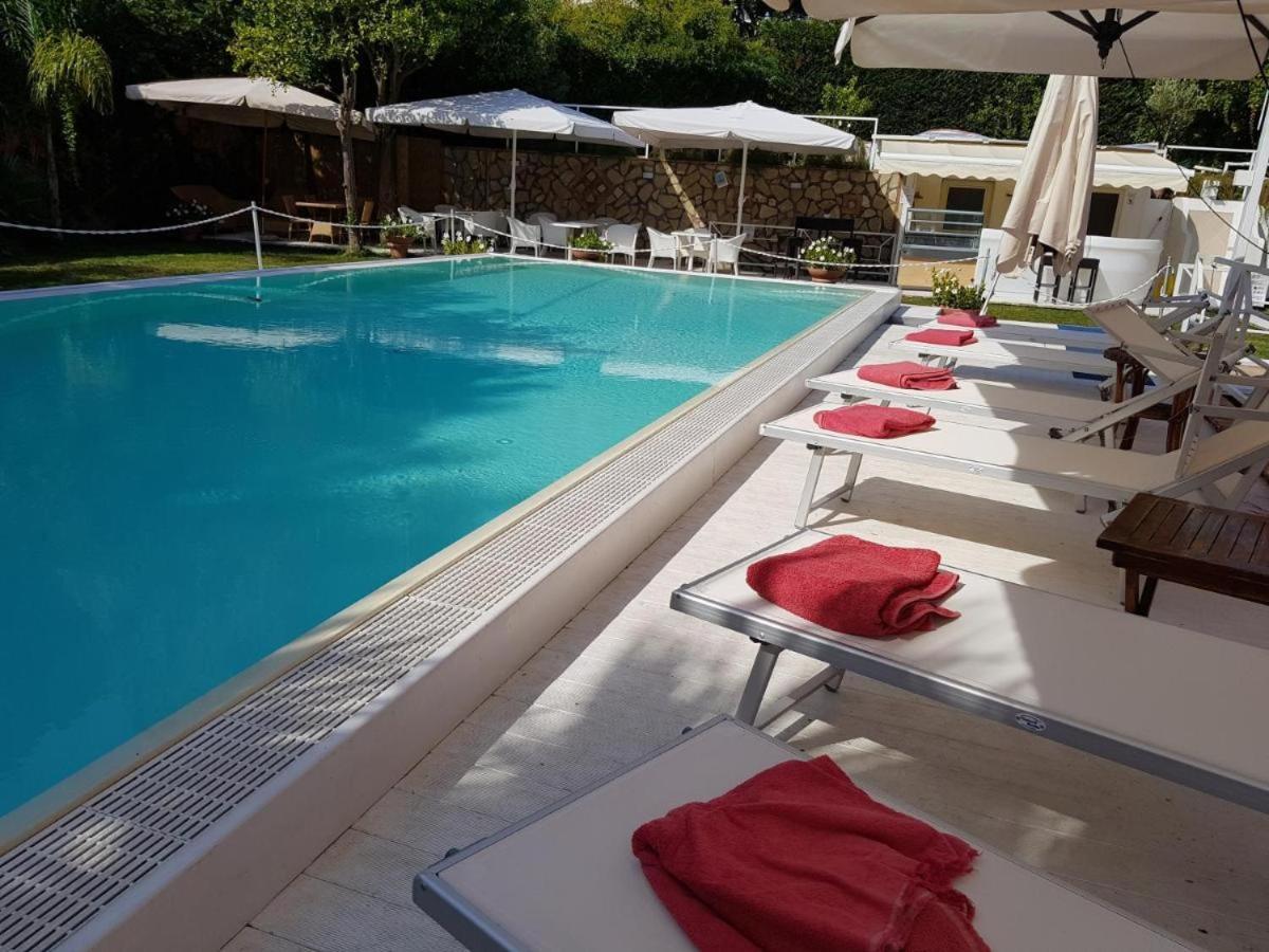 Multiproprieta Hotel Palatium Mari, Con Terrazza Vista Mare E Piscina Capri Bagian luar foto